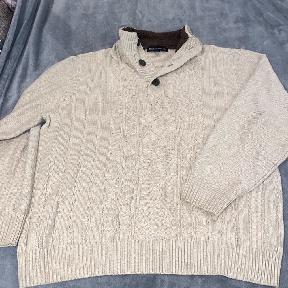 Light brown men’s sweater